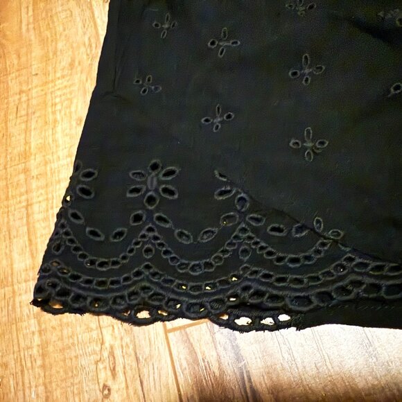 NWT Earthbound Trading Co. Black Eyelet Tassel Shorts – Size Large - Picture 2 of 6